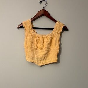 LAST CHANCE : Source Unknown Yellow Textured Crop Top